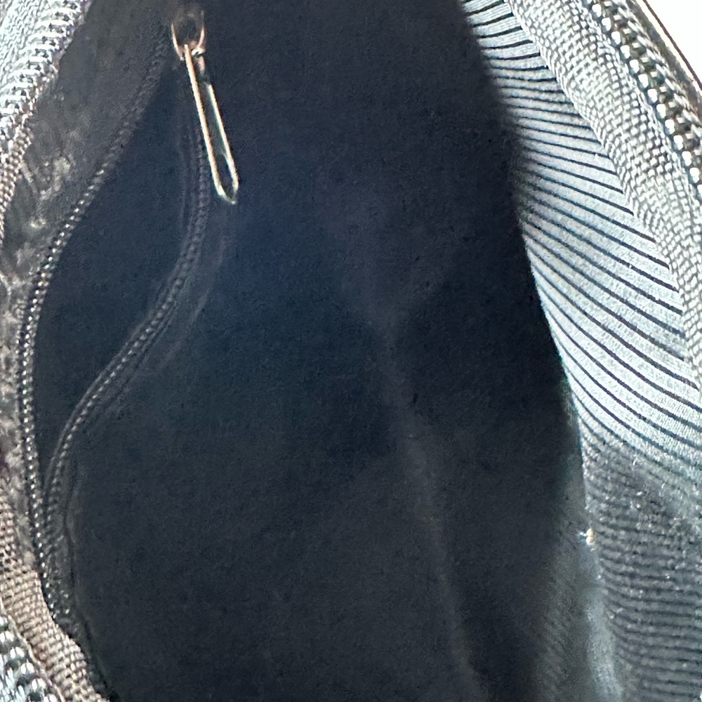 Elegant Black Crossbody Bag - Picture 4 of 5